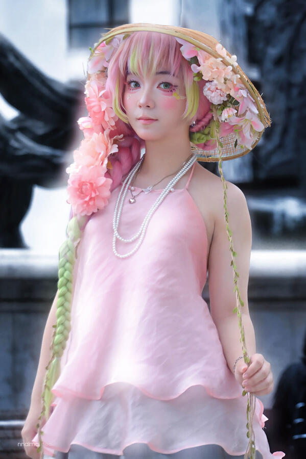 Shoot with Nikon D3100 (+ Andoer GN40) & Nikon AF-S DX 55-300mm f/4.5-5.6G ED VR (+ K&F Concept A-Series HD Black Mist Diffusion 1/4). No rim light or other direct light sources were used.