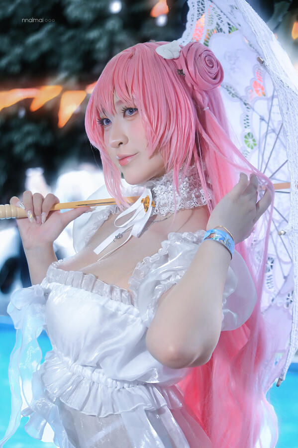 Shoot with Nikon D3100 (+ Andoer GN40) & Nikon AF-S DX 55-300mm f/4.5-5.6G ED VR (+ K&F Concept A-Series HD Black Mist Diffusion 1/4). No rim light or other direct light sources were used.